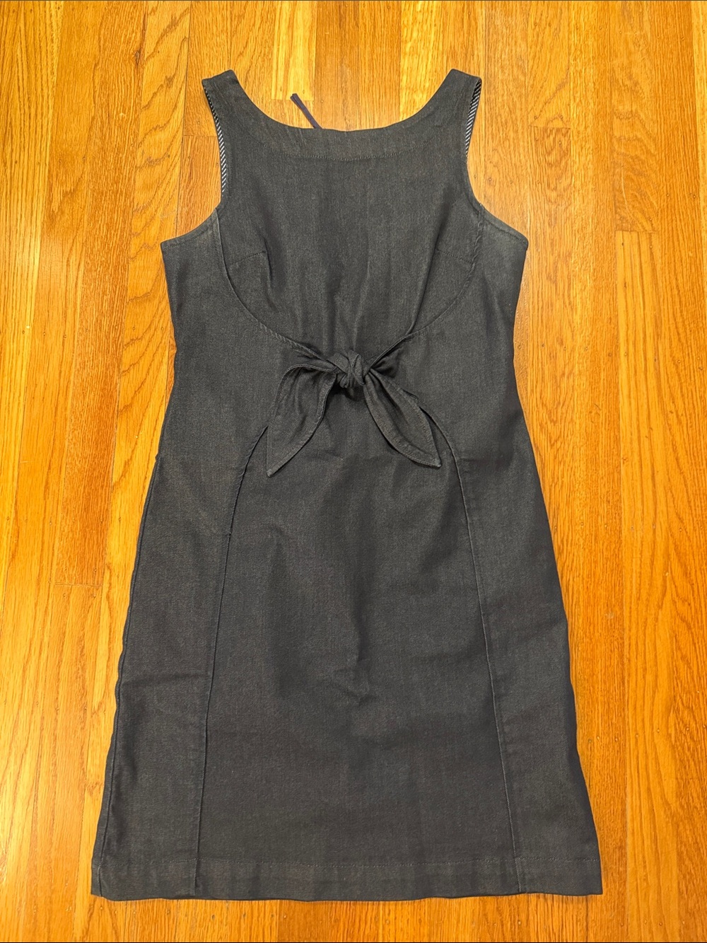 Women’s Black Sleeveless Tie-Back Dress